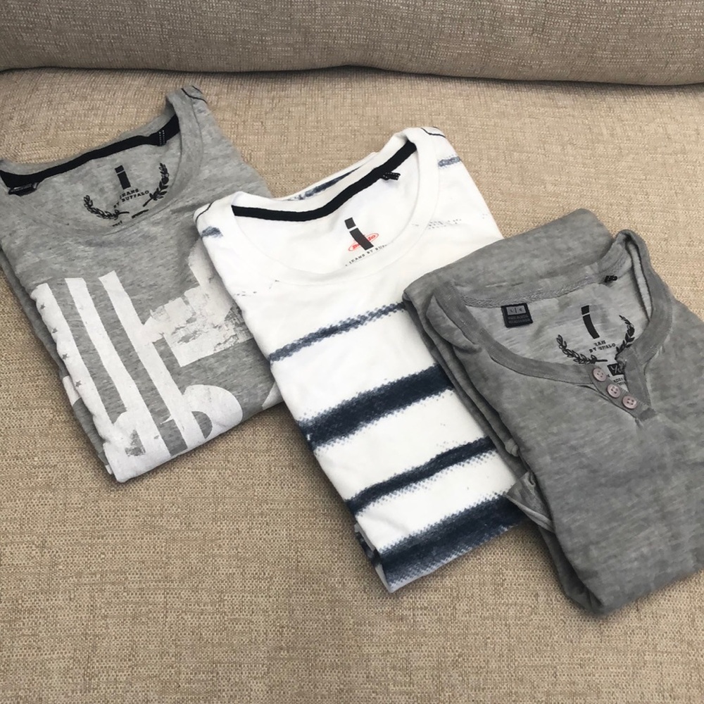 New Casual T-shirts set of 3 size L.
